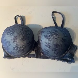 Victorias Secret Demi uplift bra